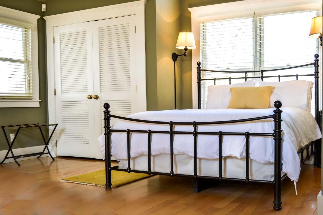 Dickson Street Bed & Breakfast Феєтвіль Екстер'єр фото