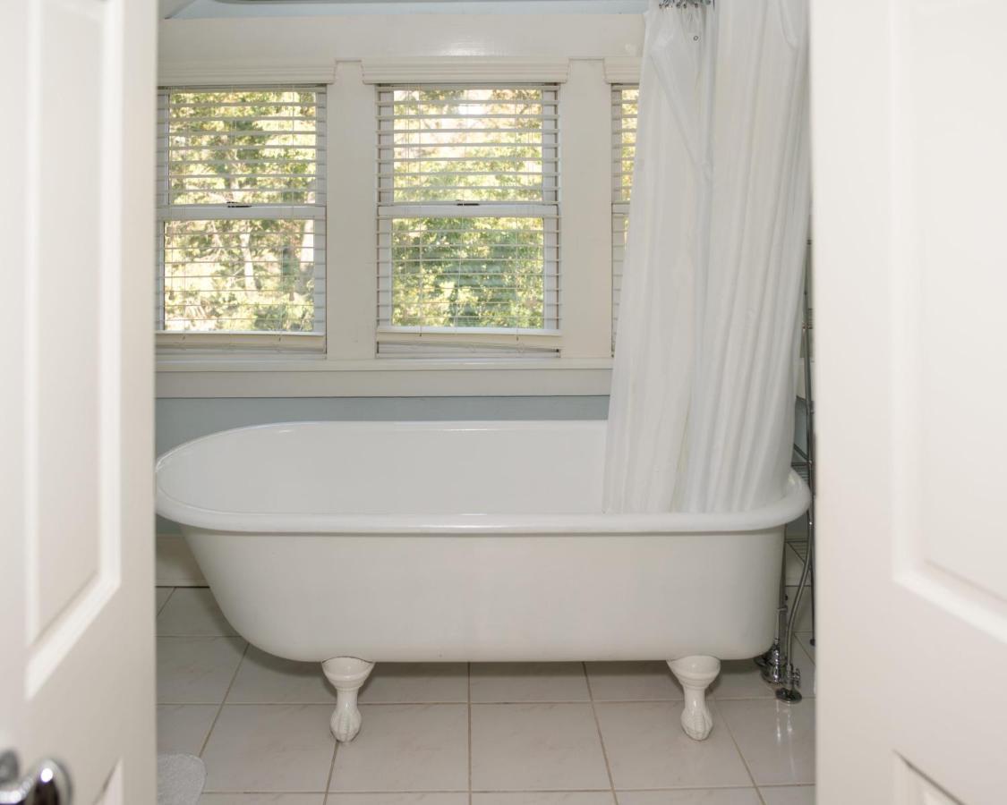 Dickson Street Bed & Breakfast Феєтвіль Екстер'єр фото